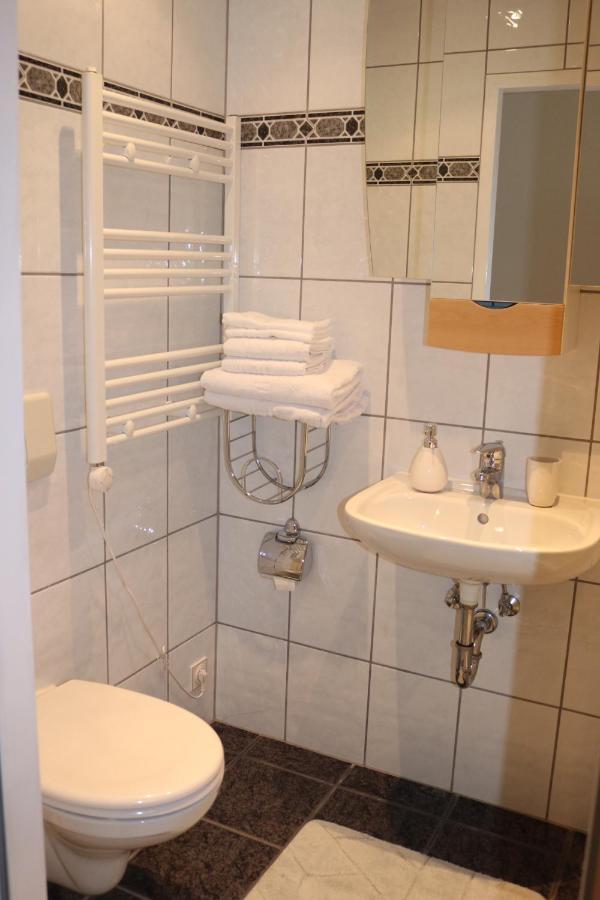טראבן-טרארבאך Ferienwohnung Jasmin מראה חיצוני תמונה
